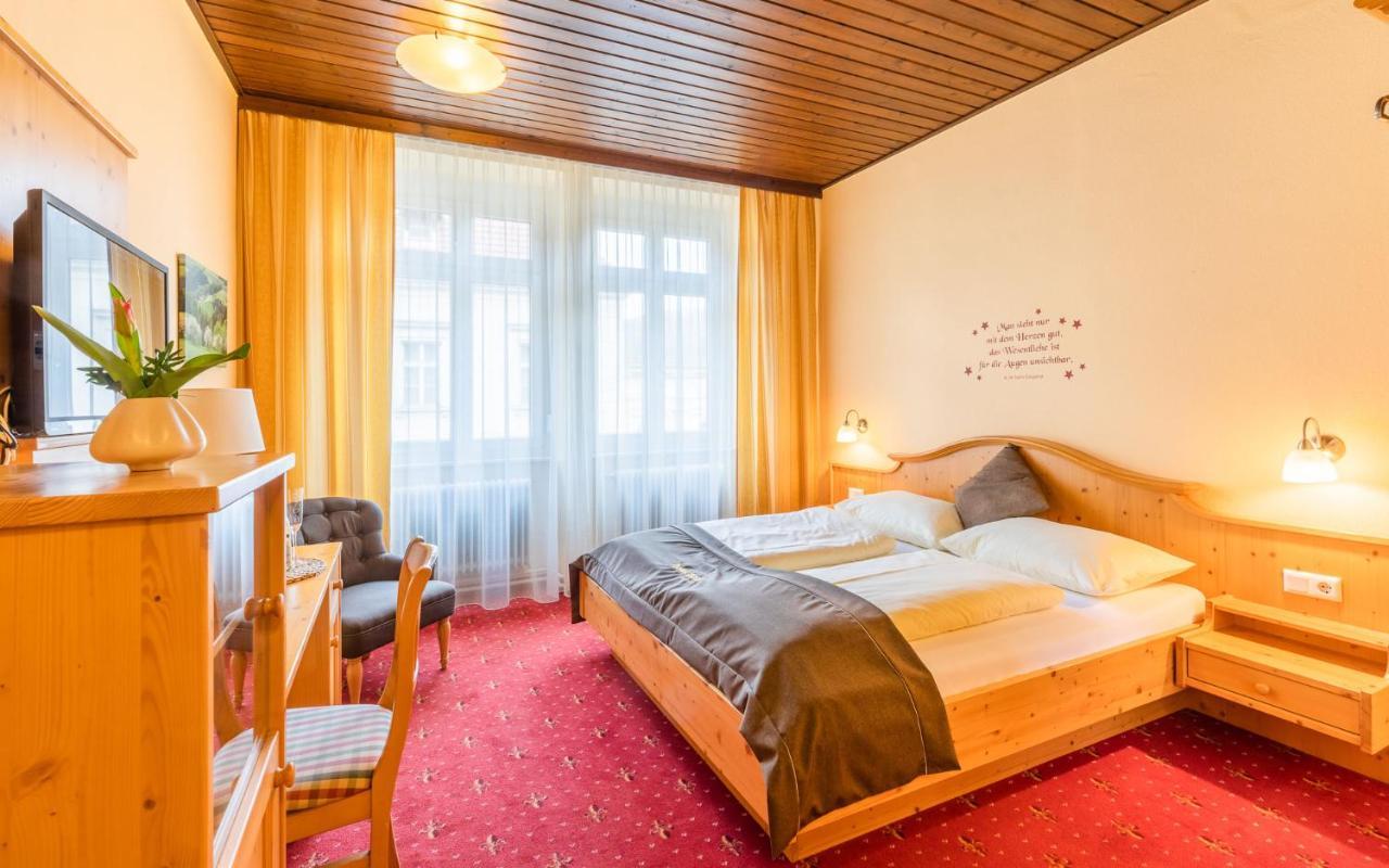 Hotel Post Hoenigwirt Kirchschlag in der Buckligen Welt Exterior photo